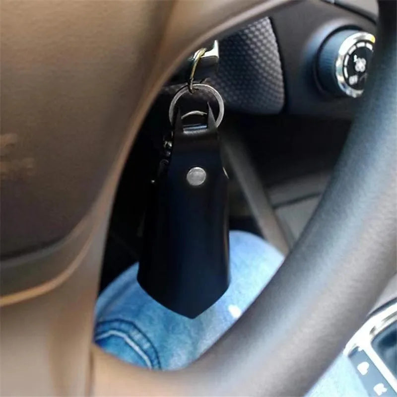 Superhero Bruce Wayne Leather Key Chain Car Keys Unisex Bat Pendant Key Bag Fashion Waist Keychains Keyrings Accessories